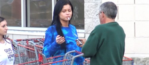 Experts say when pregnant woman smokes, it damages sperm of fetus if it is male. Image credit - JoeySalads/YouTube.