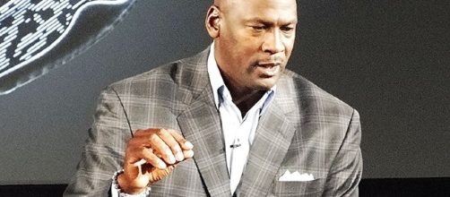 LaVar Ball challenges Michael Jordan to 1-on-1 (Image Credit - Bryan Horowitz/Wikimedia Commons)