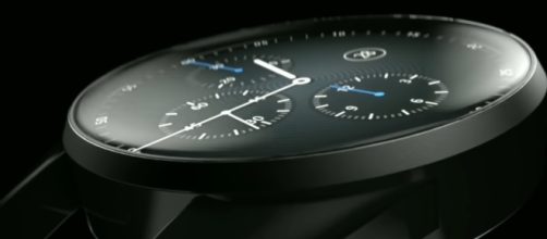 Samsung Gear S4&rsquo;s 2017 release seems unlikely. [Image via YouTube/MR Tech]