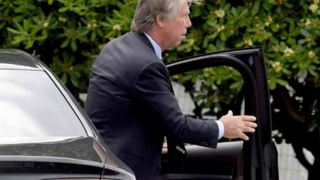 Cessione Genoa, prosegue la trattativa tra Enrico Preziosi e Giulio Gallazzi