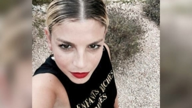Gossip: Emma Marrone derubata e narcotizzata in vacanza? Paura per la cantante.