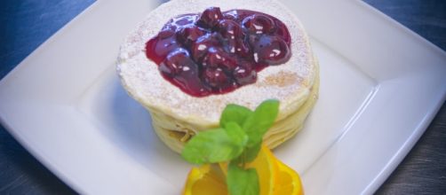 Mix up your pancake recipes. (image source: Pexels/Paweł Kmiecik)