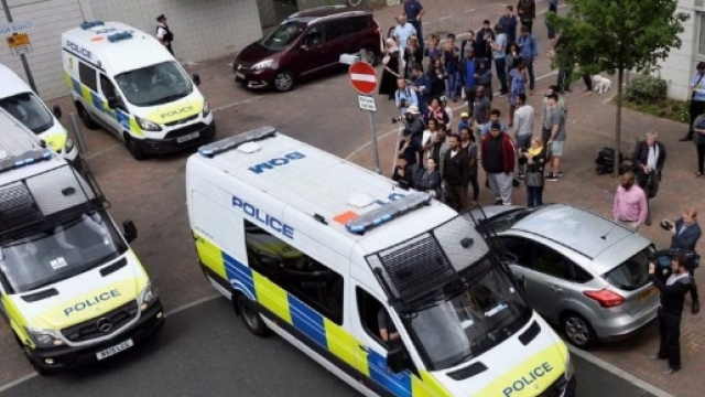 Attentato Londra. Furgone sulla folla, poi le coltellate: sette ... - ilfattoquotidiano.it