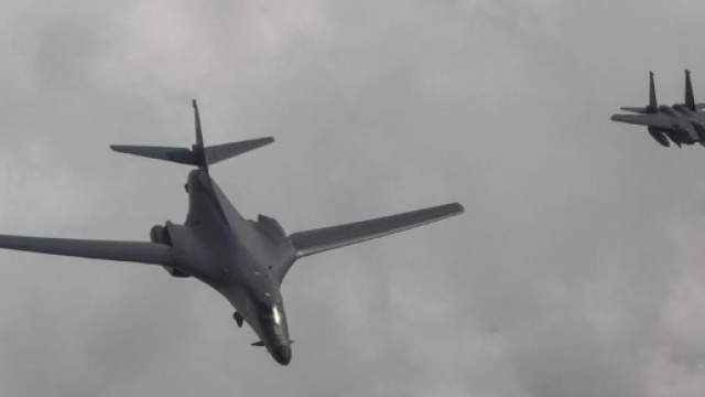 Bombardieri Usa in volo sulla Corea del Nord.
