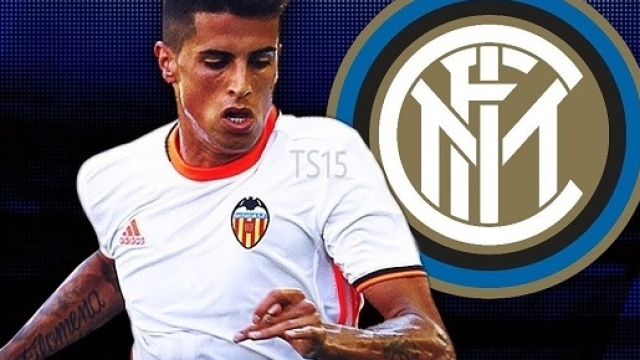 Inter, duro attacco a Joao Cancelo