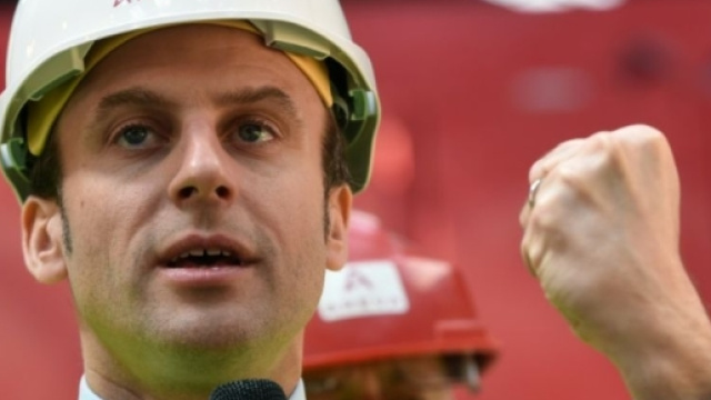 Macron dans le champ social qui est forc&eacute;ment violent politiquement