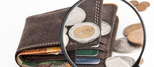 Cash break. Image via Pixabay.