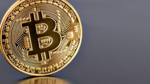 Il Bitcoin supera i 900 dollari, &egrave; il valore massimo da tre anni ... - ilsecoloxix.it
