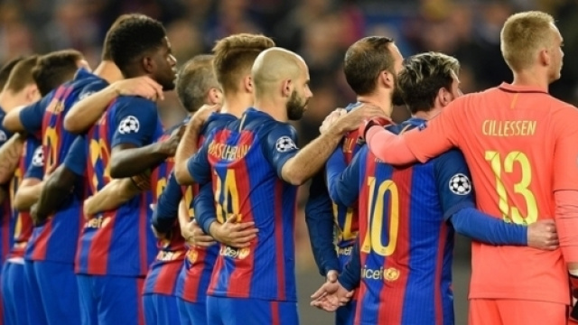 Le Bar&ccedil;a a rendu hommage aux victimes de l'attentat