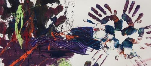 Art Therapy. Image via Pixabay.