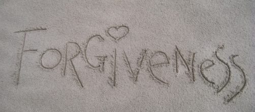 Learn to forgive and forget Capricorn. Holding a grudge just prevents you from enjoying the happiness of the present. - Image via Pixabay.