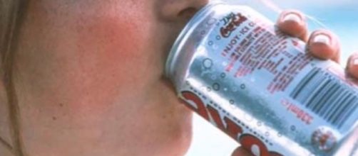 Here&rsquo;s What Diet Coke Does To Your Body/ InformOverload / Youtube Screenshot