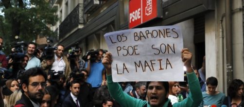 PSOE: protestas del 1 de octubre en la sede de Ferraz