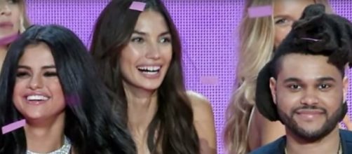 Selena Gomez, The Weeknd - YouTube screenshot | Entertainment Tonight/https://www.youtube.com/watch?v=xoxl527jJnY