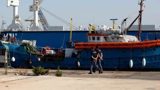 Cosa rischiamo con il blocco delle ong?