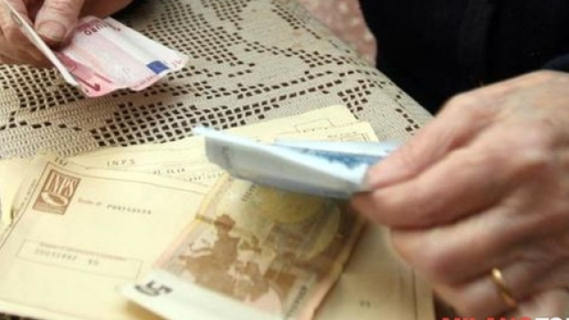 Deruba anziana zia mentre fa il tutore legale.