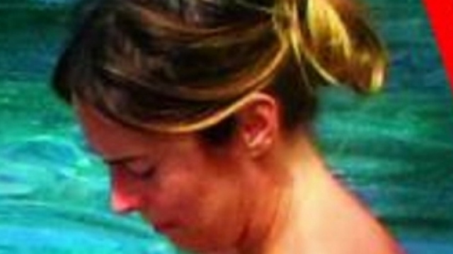 Maria Elena Boschi paparazzata in bikini