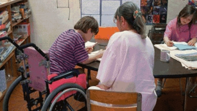 Scuola, non ci sono abbastanza docenti specializzati per il ... - teleborsa.it