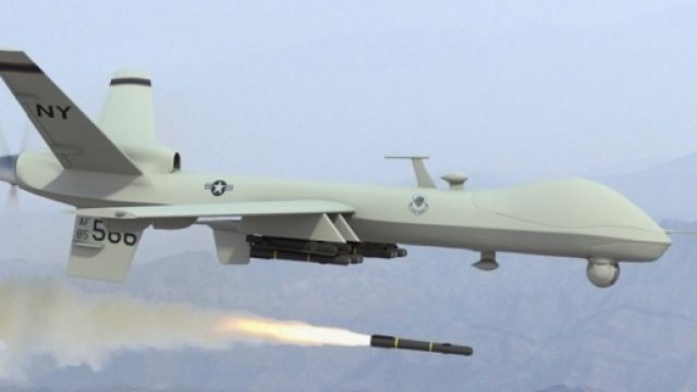 Un drone autonomo durante un'esercitazione