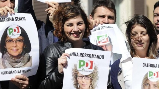 Vitalizi: la protesta M5S contro la sospensione dei deputati ... - corriere.it