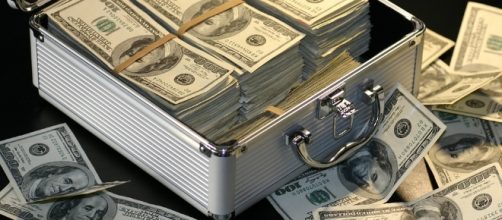 Appreciate money. Image via Pixabay.