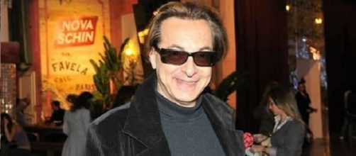 Ronaldo Esper est&aacute; de namorada nova e confirma que n&atilde;o &eacute; mais homossexual