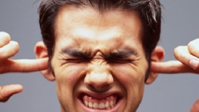 Non esiste alcun farmaco approvato per la prevenzione dei danni all&rsquo;udito. Ebselen, un farmaco ora in sperimentazione, sembra funzionare.