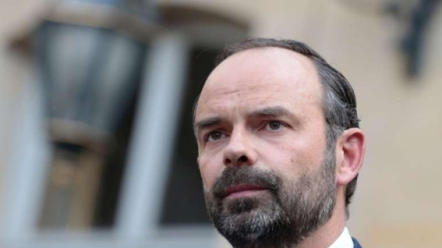 Pouvoir d'achat, contrats aid&eacute;s, Hollande : les r&eacute;ponses d'Edouard ... - sudouest.fr