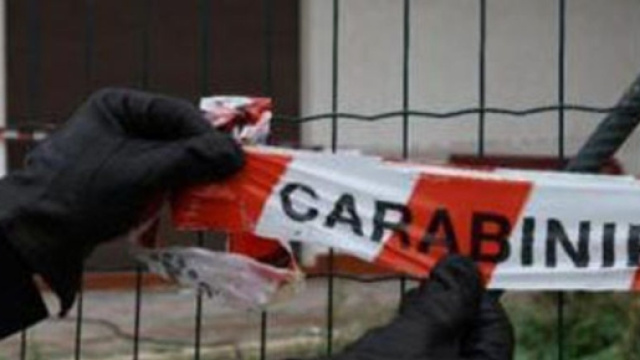 Sequestra la fidanzata per giochi erotici