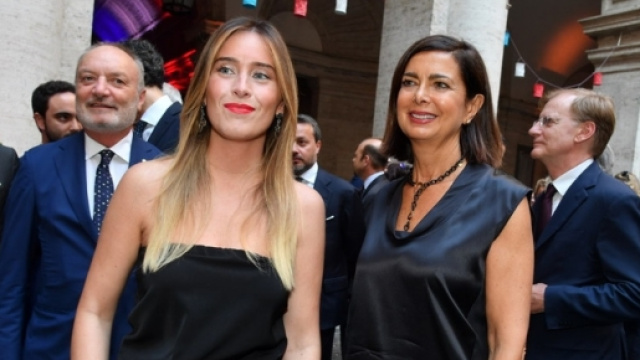 Umberto Pizzi ammaliato da Maria Elena Boschi all'ambasciata ... - formiche.net