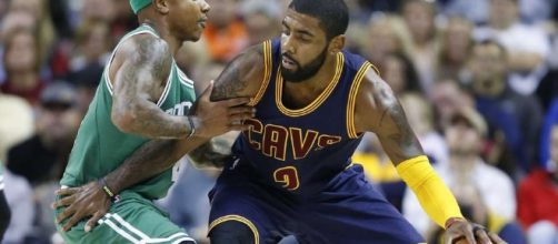 Kyrie pidi&oacute; un contrato de los Cavs el mes pasado y ahora el equipo ha logrado un acuerdo que les dar&aacute; otra All-Star en Thomas a cambio.