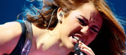 Miley Cyrus might just have an odd VMA skit in the works. [Image via Wikimedia Commons]