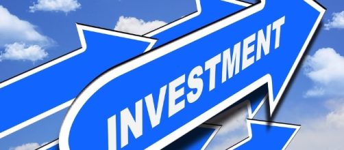 Money. Invest. Image via Pixabay.