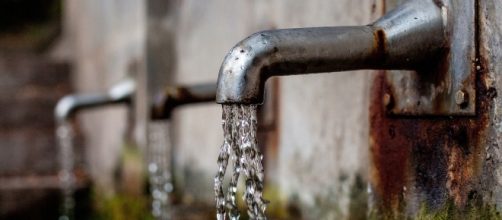 High levels of manganese may contaminate underground drinking water. [Image via Pixabay]