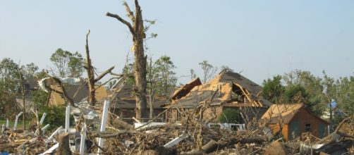 Communications with even large towns are difficult at this time. [Image via Pixabay]