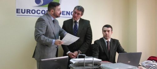 Work space communication. Image via Pixabay