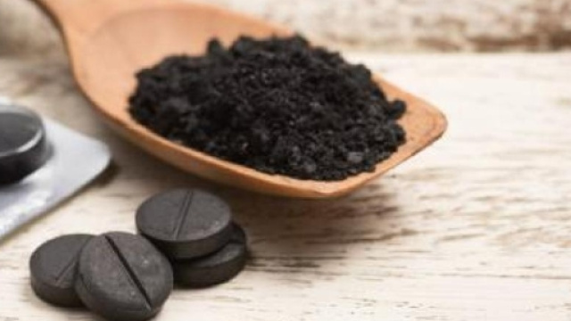 Carbone vegetale: propriet&agrave;, usi ed effetti collaterali | FitMiVida - fitmivida.com