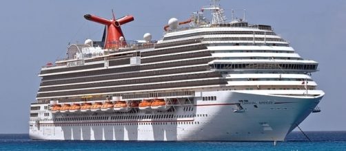 Cruise ships of the Royal Caribbean International are also facing problems like Carnival. [Image: ChrisCruises/Wikimedia Commons]