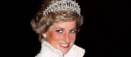 Garden dedicated to Princess Diana opens at Kensington Palace ... - go.com