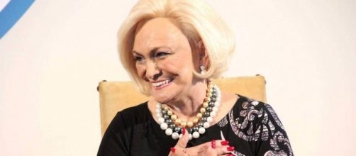 Hebe Camargo se comunica com m&eacute;dium