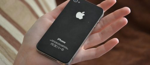 iPhone / Photo via kropekk_pl, Pixabay