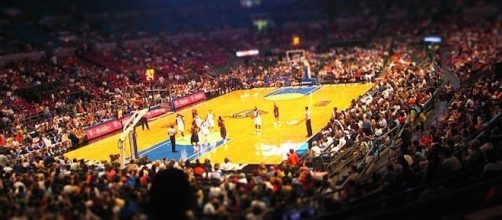 The New York Liberty host the Chicago Sky in Sunday's WNBA action. [Image via WNBA/YouTUbe]