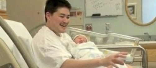 &Uacute;ltimas not&iacute;cias do primeiro homem gr&aacute;vido do mundo