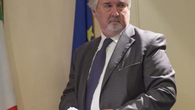Poletti: sgravi sulle assunzioni dei giovani, e norme anti licenziamento