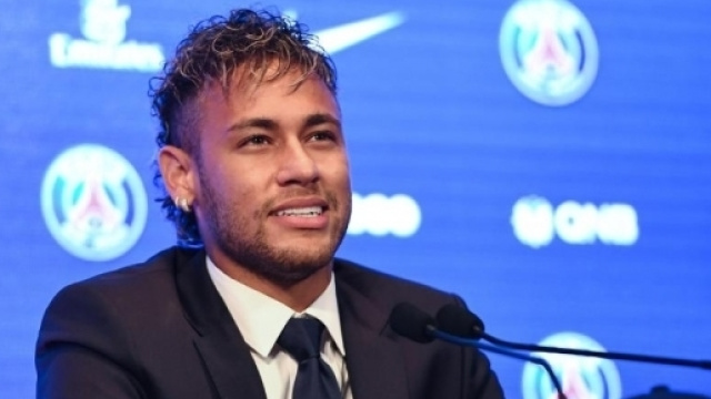 PSG - Dani Alves et Neymar s'activent pour recruter Sanchez - madeinfoot.com