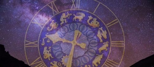 Imagem do or&aacute;culo dos signos apontado para g&ecirc;meos.