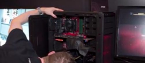 Image courtsey Linus Tech Tips-YouTube screenshot