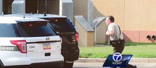 Police respond to shooting incident at a library in Clovis, New Mexico [Image: YouTube/KOAT]