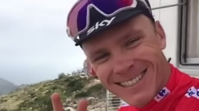 Chris Froome in maglia rossa alla Vuelta Espana