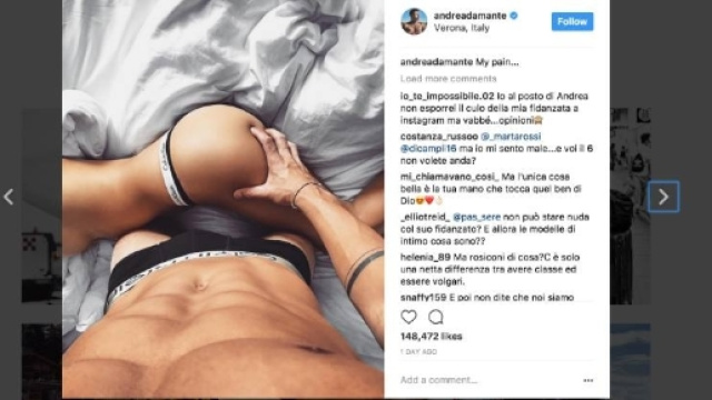 La foto scandalo dei Damellis sui social.